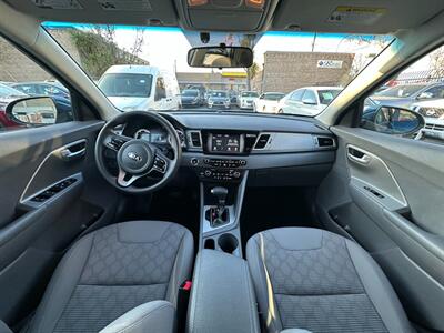 2017 Kia Niro LX   - Photo 14 - San Leandro, CA 94578