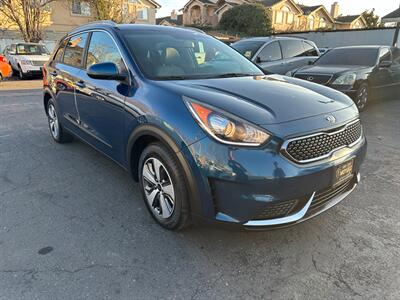 2017 Kia Niro LX   - Photo 3 - San Leandro, CA 94578