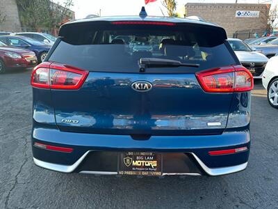 2017 Kia Niro LX   - Photo 6 - San Leandro, CA 94578