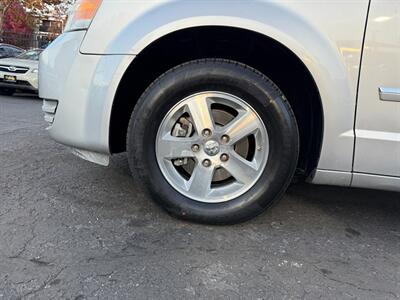 2008 Dodge Grand Caravan SXT - Photo 9 - San Leandro, CA 94578
