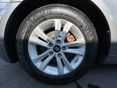 2013 Hyundai SONATA GLS   - Photo 9 - San Leandro, CA 94578