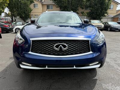 2017 INFINITI QX70 Limited   - Photo 2 - San Leandro, CA 94578