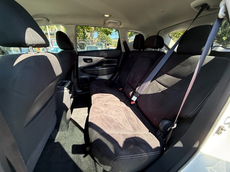 2015 Nissan Murano S photo 20