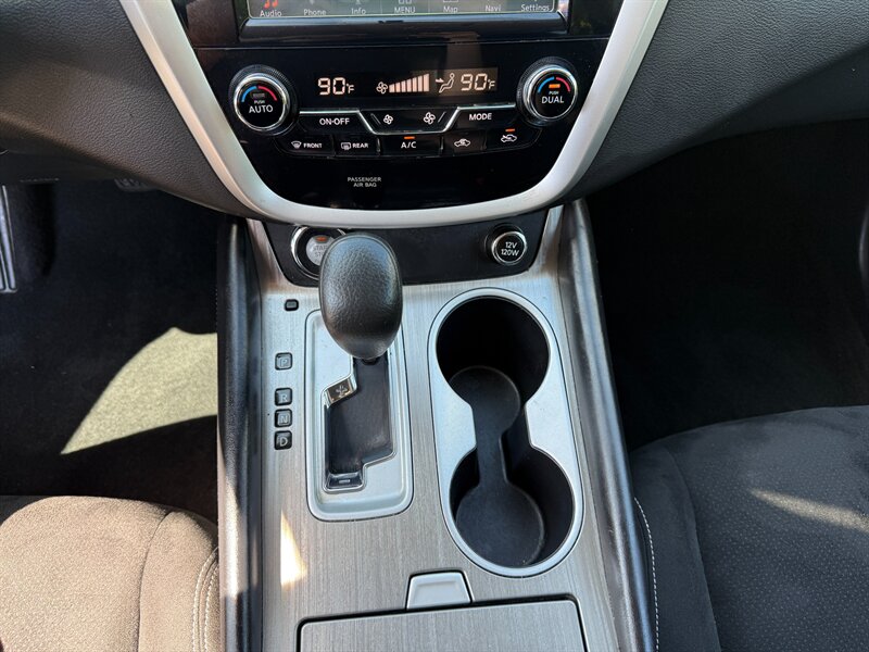 2015 Nissan Murano S photo 18