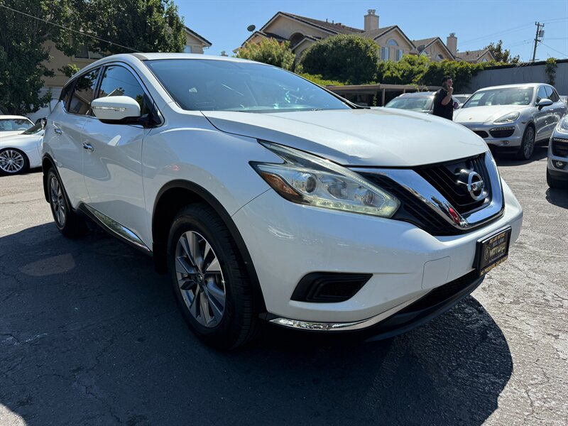 2015 Nissan Murano S photo 2