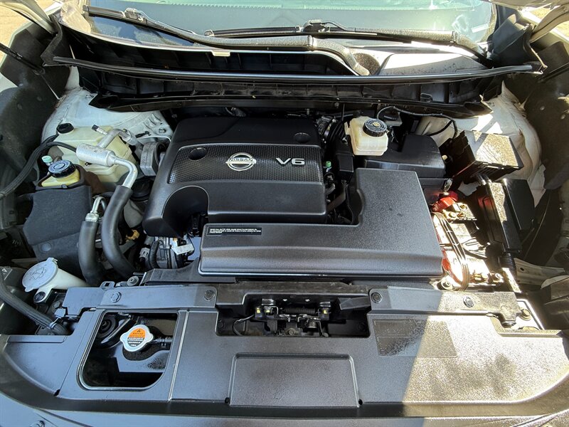 2015 Nissan Murano S photo 9