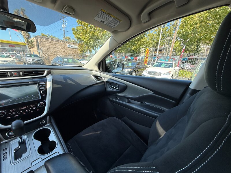 2015 Nissan Murano S photo 14
