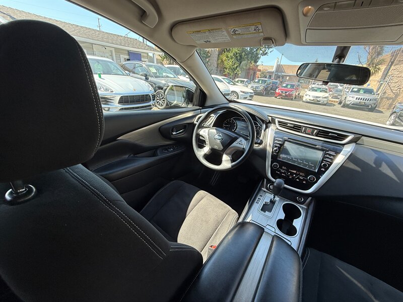 2015 Nissan Murano S photo 13