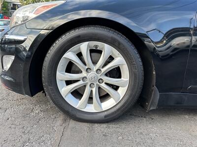 2012 Hyundai Genesis 3.8L V6   - Photo 9 - San Leandro, CA 94578