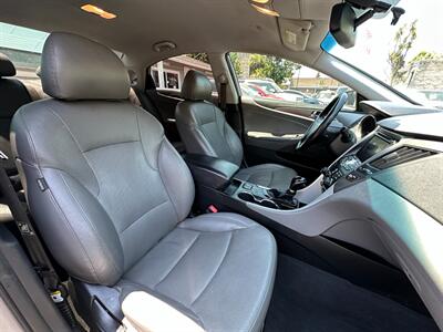2013 Hyundai SONATA Hybrid   - Photo 13 - San Leandro, CA 94578