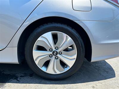 2013 Hyundai SONATA Hybrid   - Photo 9 - San Leandro, CA 94578