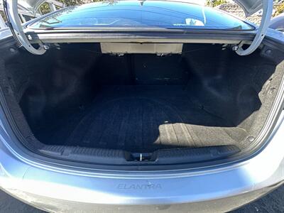 2011 Hyundai ELANTRA Limited - Photo 11 - San Leandro, CA 94578