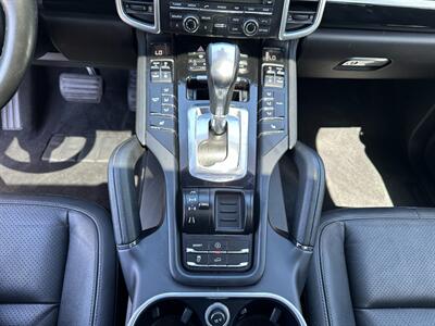 2013 Porsche Cayenne Tiptronic   - Photo 20 - San Leandro, CA 94578