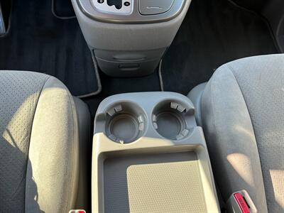 2008 Hyundai Entourage GLS - Photo 21 - San Leandro, CA 94578