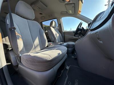 2008 Hyundai Entourage GLS - Photo 13 - San Leandro, CA 94578