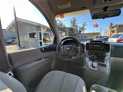 2008 Hyundai Entourage GLS - Photo 15 - San Leandro, CA 94578