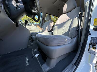 2008 Hyundai Entourage GLS - Photo 12 - San Leandro, CA 94578