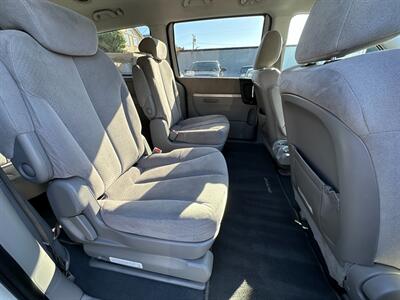 2008 Hyundai Entourage GLS - Photo 17 - San Leandro, CA 94578