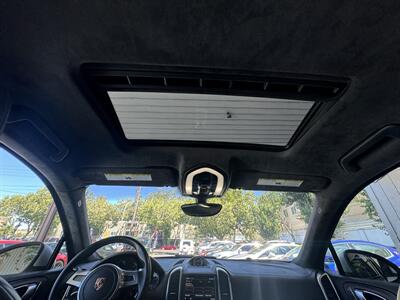 2012 Porsche Cayenne Turbo   - Photo 20 - San Leandro, CA 94578