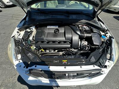 2010 Volvo XC60 T6   - Photo 9 - San Leandro, CA 94578