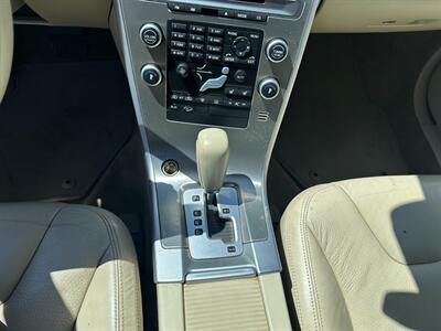 2010 Volvo XC60 T6   - Photo 18 - San Leandro, CA 94578