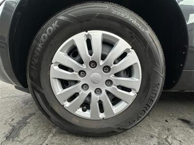 2012 Kia Sedona LX - Photo 9 - San Leandro, CA 94578