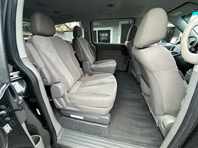 2012 Kia Sedona LX - Photo 17 - San Leandro, CA 94578
