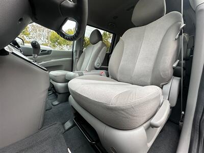 2012 Kia Sedona LX - Photo 12 - San Leandro, CA 94578
