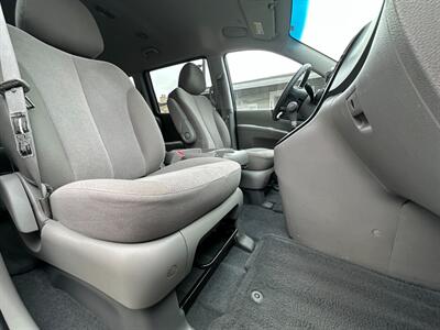 2012 Kia Sedona LX - Photo 13 - San Leandro, CA 94578