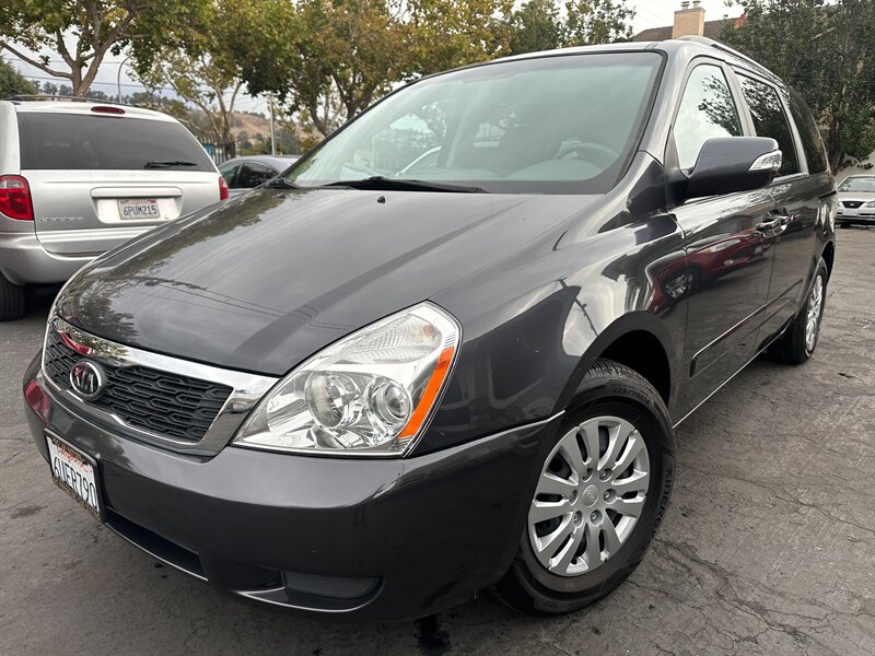 2012 Kia Sedona LX   - Photo 1 - San Leandro, CA 94578