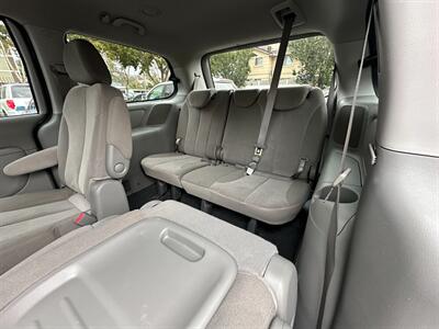 2012 Kia Sedona LX - Photo 20 - San Leandro, CA 94578