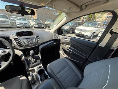 2015 Ford Escape SE - Photo 16 - San Leandro, CA 94578