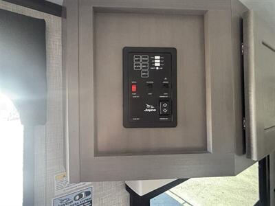 2024 JAYCO 173MRB JAY FEATHER MICRO - Photo 19 - Albuquerque, NM 87108