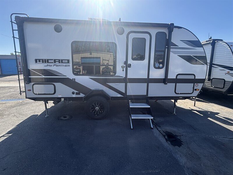 2024 JAYCO 173MRB JAY FEATHER MICRO - Photo 7 - Albuquerque, NM 87108