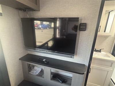2024 JAYCO 173MRB JAY FEATHER MICRO - Photo 16 - Albuquerque, NM 87108