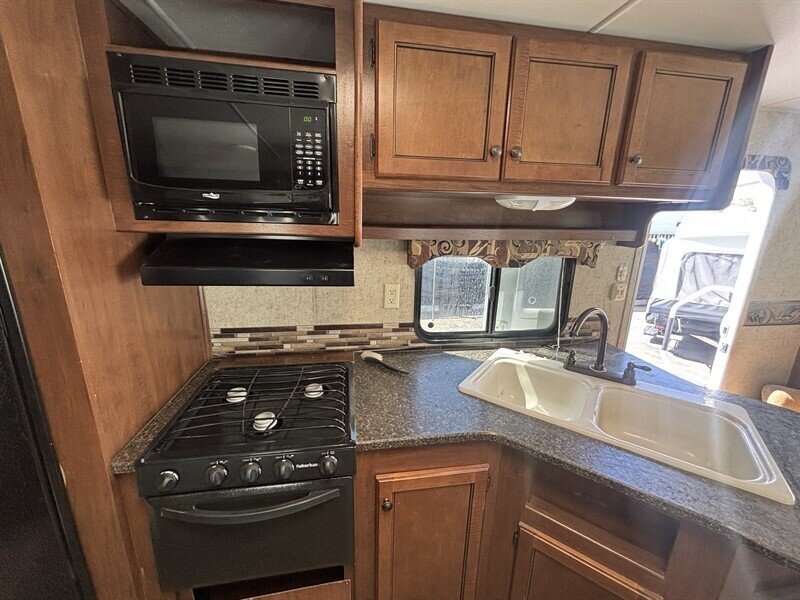 2013 Heartland 28PRLS PROWLER - Photo 13 - Albuquerque, NM 87108
