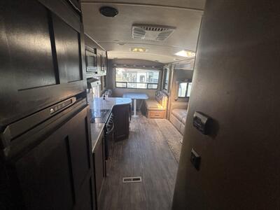 2018 Outdoors RV Mfg. TimberRidge TIMBER RIDGE   - Photo 18 - Albuquerque, NM 87108