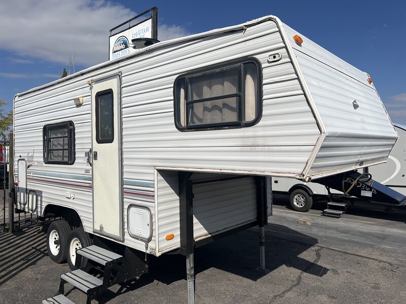 1996 NOMAD 1920-LIMITED 5TH WHEEL - Photo 1 - Albuquerque, NM 87108