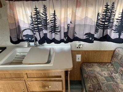 1996 NOMAD 1920-LIMITED 5TH WHEEL   - Photo 6 - Albuquerque, NM 87108