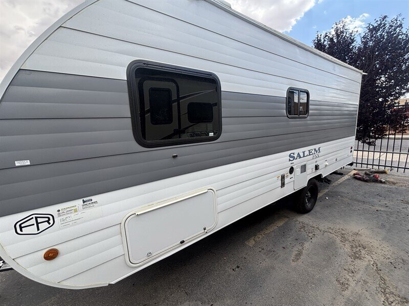 2026 Forest River 174DBLE SALEM FSX - Photo 3 - Albuquerque, NM 87108