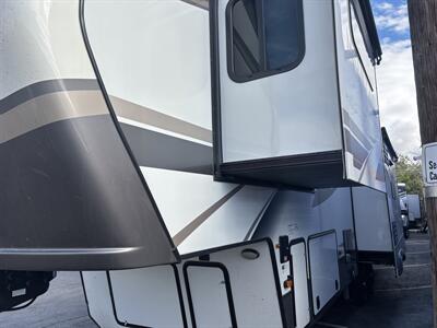 2020 KEYSTONE 3120RL MONTANA LEGACY EDITI - Photo 3 - Albuquerque, NM 87108
