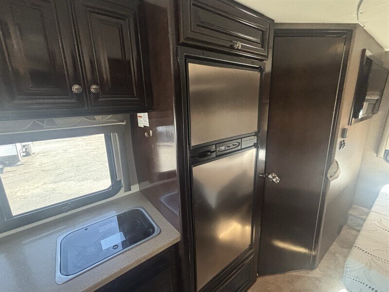 2016 Thor CLASS C SIESTA 24SS - Photo 13 - Albuquerque, NM 87108
