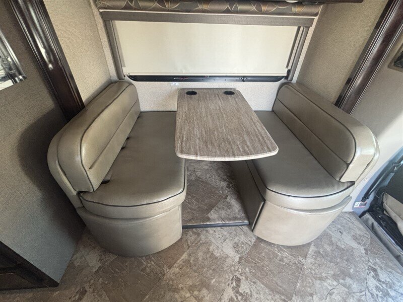 2016 Thor CLASS C SIESTA 24SS - Photo 19 - Albuquerque, NM 87108