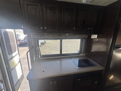 2016 Thor CLASS C SIESTA 24SS - Photo 10 - Albuquerque, NM 87108