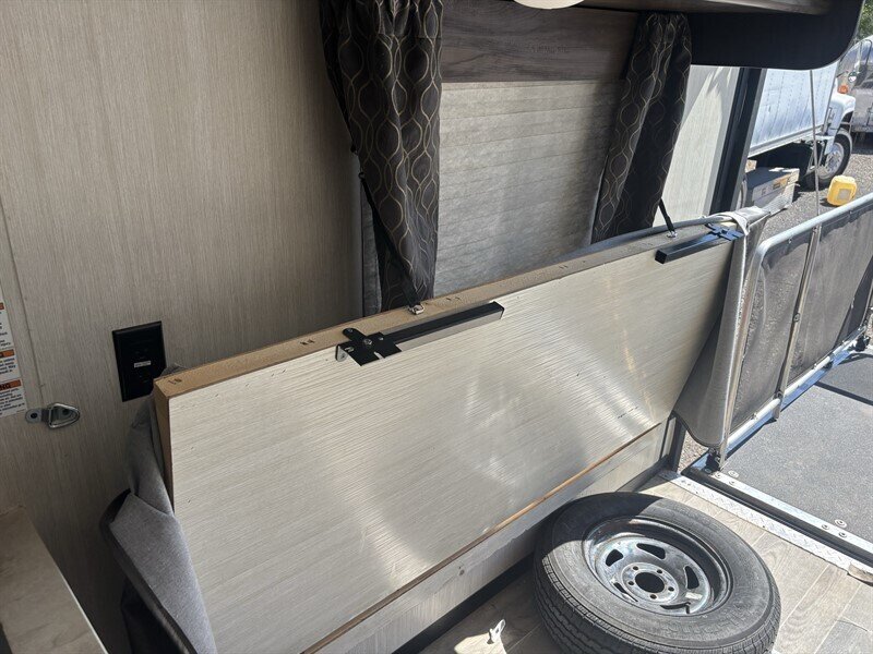 2019 FORESTRIVER 22RR GREY WOLF toy hauler - Photo 15 - Albuquerque, NM 87108