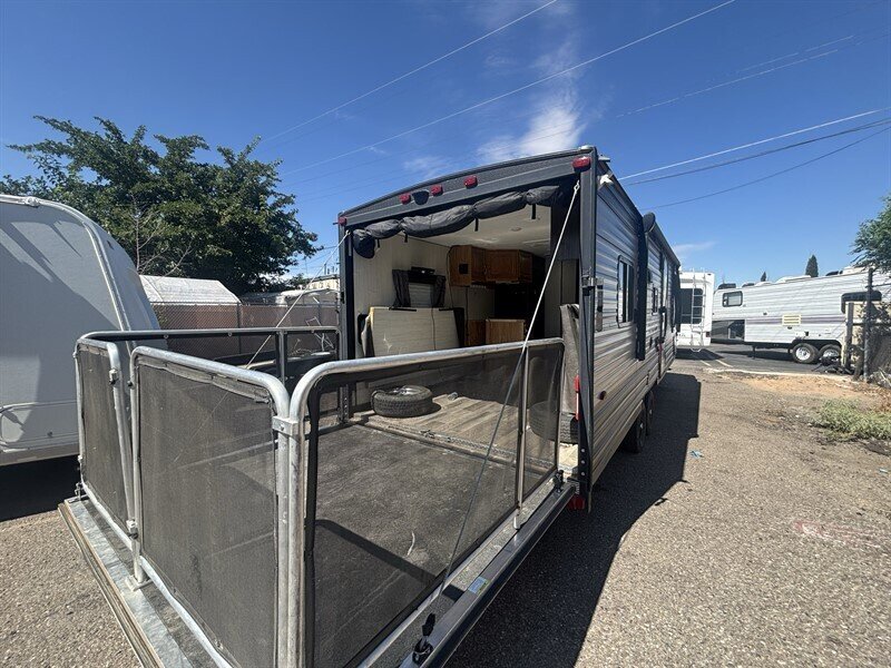 2019 FORESTRIVER 22RR GREY WOLF toy hauler - Photo 6 - Albuquerque, NM 87108