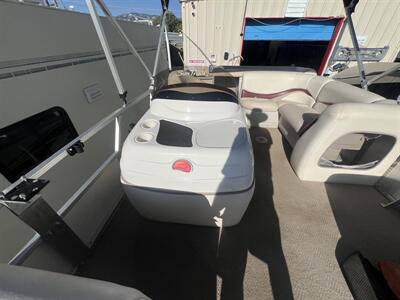 2010 TRACKER SIGNATURE PONTOON   - Photo 9 - Albuquerque, NM 87108