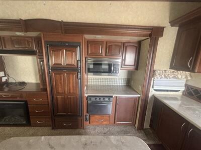 2013 FORESTRIVER 320RS COLUMBUS   - Photo 12 - Albuquerque, NM 87108