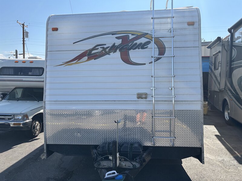 2005 EXTREME M-220 TOY HAULER - Photo 1 - Albuquerque, NM 87108