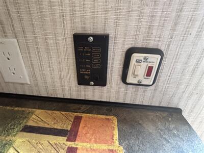2005 EXTREME M-220 TOY HAULER   - Photo 16 - Albuquerque, NM 87108